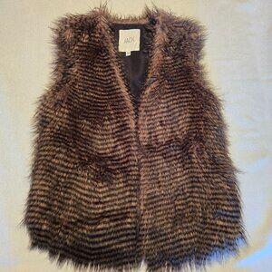Jack Ladies Brown Faux Fur Vest Like New! XS Extra Small Loop Closure Fall Fun.